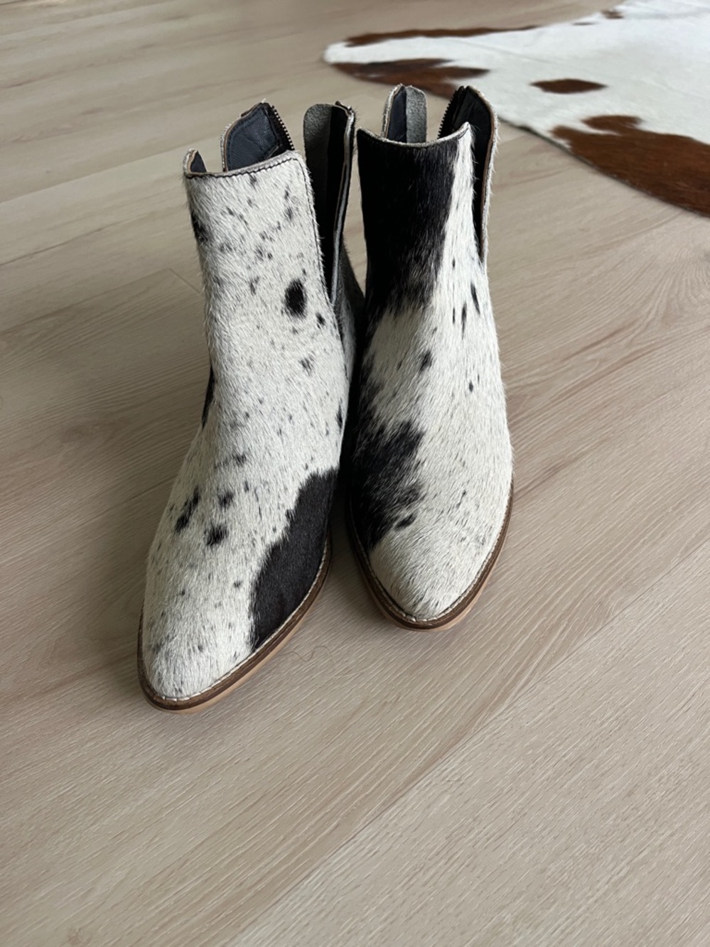 MYRA Cowhide Chelsea Ankle Boots in Brown and White - Picture 2 of 4